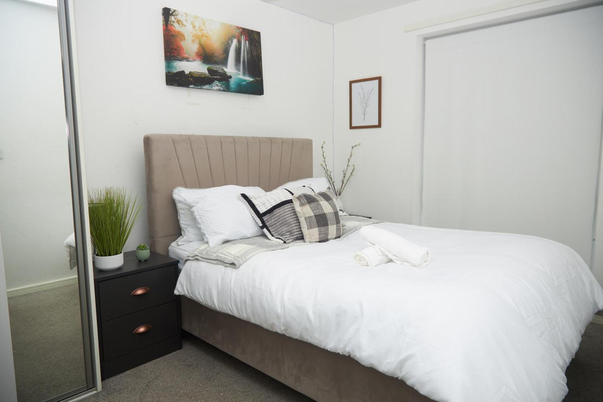 Guest house Luxury Ensuite With Shared Living And Kitchen *